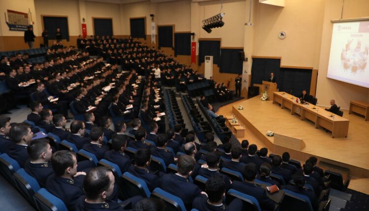 DEÜ Denizcilik Fakültesi Kış Kariyer Günleri (1)