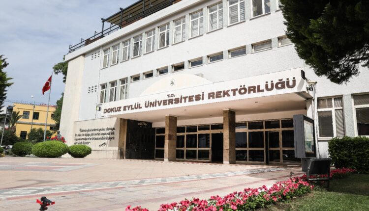 Dokuz Eylül Üniversitesi Rektörlük Binası