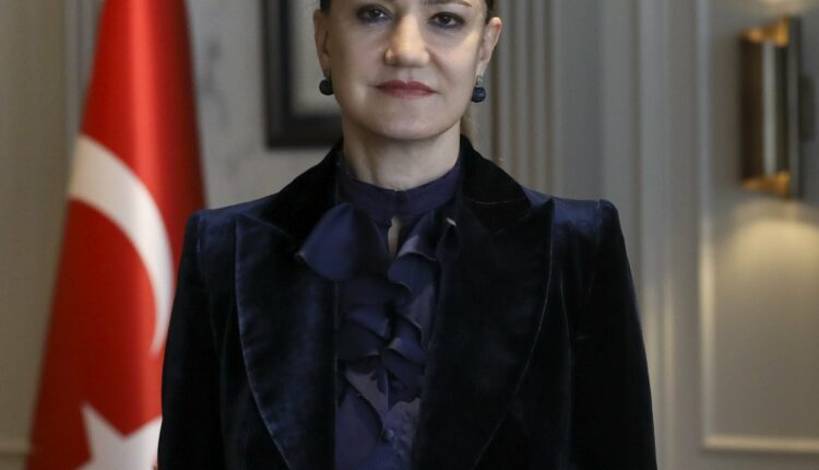 DEÜ Rektörü Prof. Dr. Nükhet Hotar